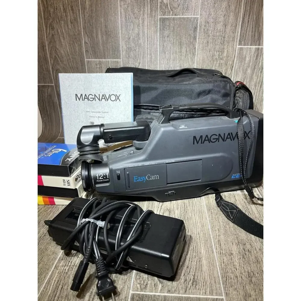 Magnavox Easy Cam CVR330 Cables Charger Solidex Bag VHS Adapter Vtg Untested